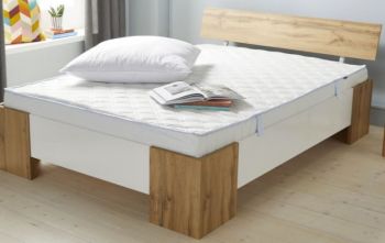 ALDI Bett im Check: Polster- und Massivholzbetten im Angebot